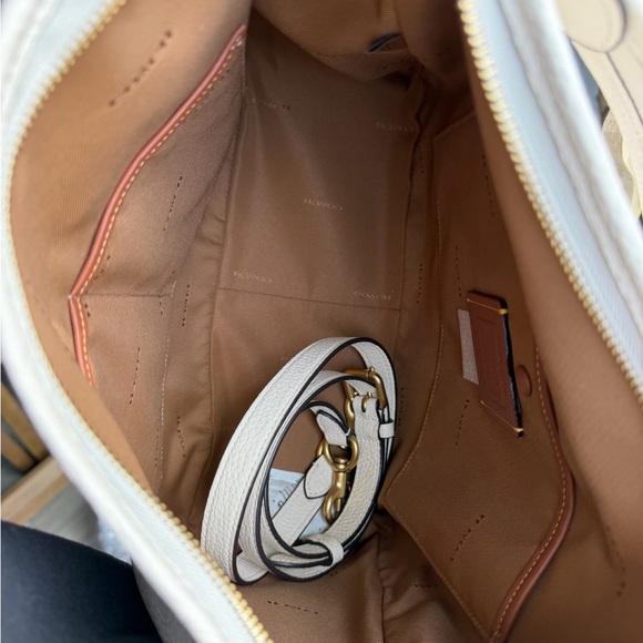 Coach Cary Shoulder (Large) CC435 in Chalk - Picture 9 of 11
